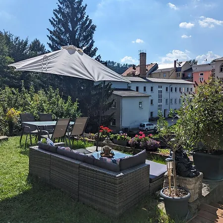 F2 - Urlaubsmagie Sauna, Pool & Garten Апартаменты Зебниц