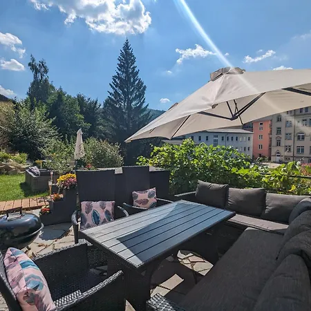 F2 - Urlaubsmagie Sauna, Whirlpool, Pool & Garten