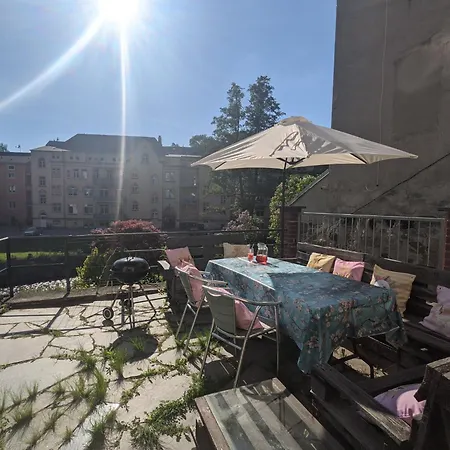 F2 - Urlaubsmagie Sauna, Whirlpool, Pool & Garten *