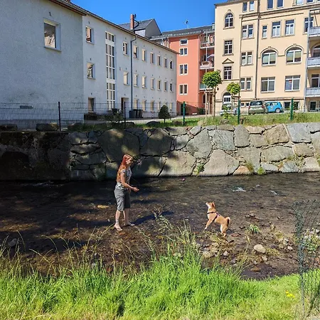 F2 - Urlaubsmagie Sauna, Pool & Garten Appartement *