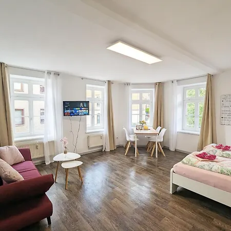 Appartement F2 - Urlaubsmagie Sauna, Pool & Garten Sebnitz