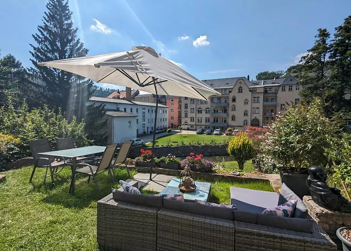 F2 - Urlaubsmagie Sauna, Pool & Garten Appartement *