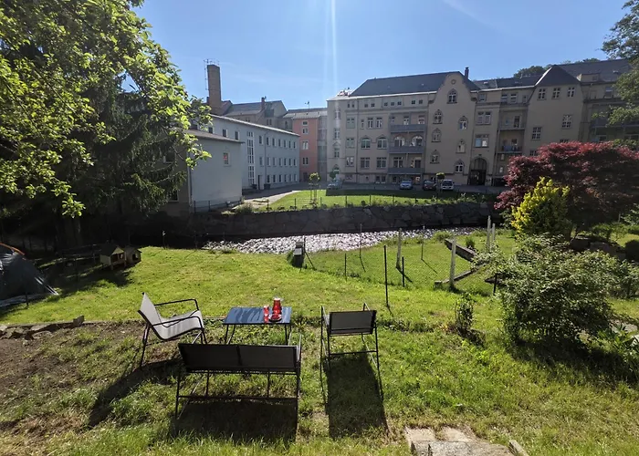 F2 - Urlaubsmagie Sauna, Pool & Garten Appartement Sebnitz