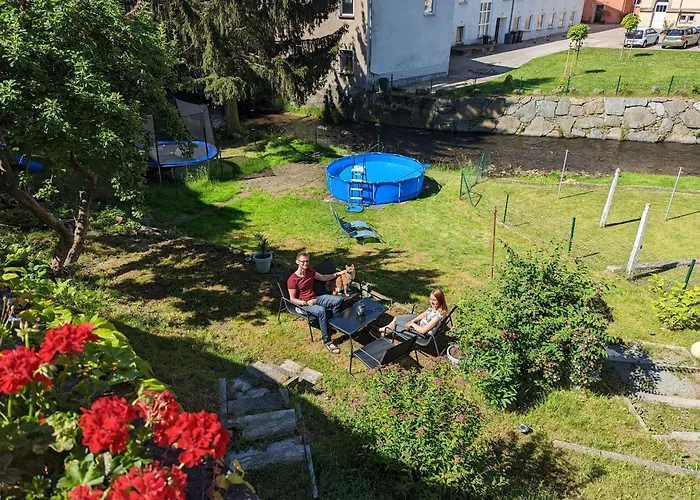 F2 - Urlaubsmagie Sauna, Pool & Garten Sebnitz