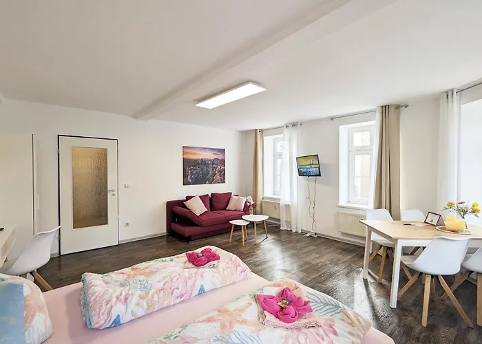 F2 - Urlaubsmagie Sauna, Pool & Garten