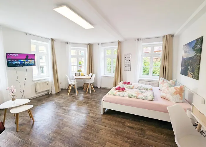 F2 - Urlaubsmagie Sauna, Pool & Garten Appartement *